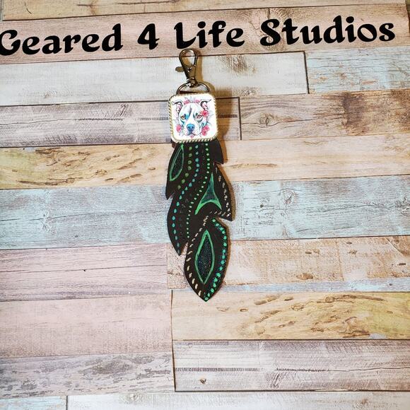 Pitbull Keychain and purse charm leather painted feather - Picture 1 of 3